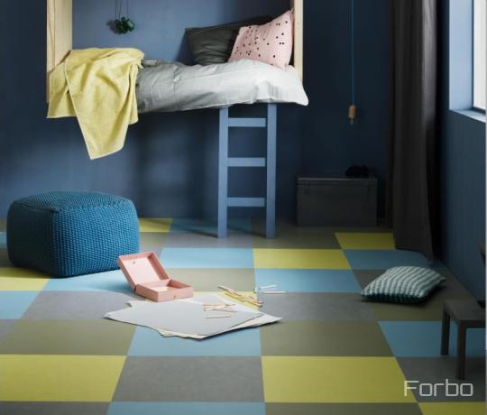 Room design with Marmoleum Click tiles in multiple colours