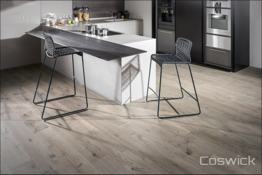 Room scene with Arts & Crafts hardwood flooring in Heather