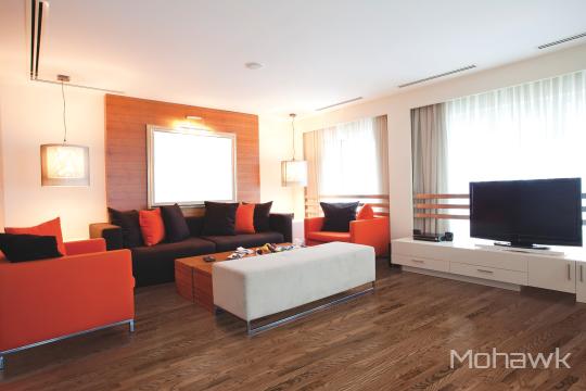 Room scene with Granite Hills Oak solid hardwood floor in Winchester